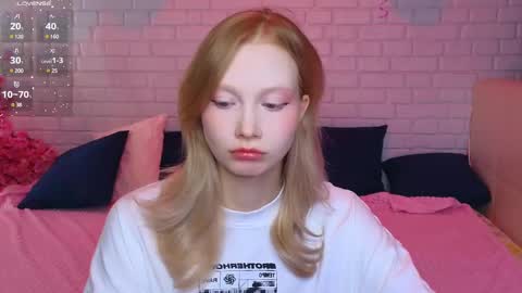 Snapshot of bjliki chatting on 03.11.25 Julia online show from 03.11.25