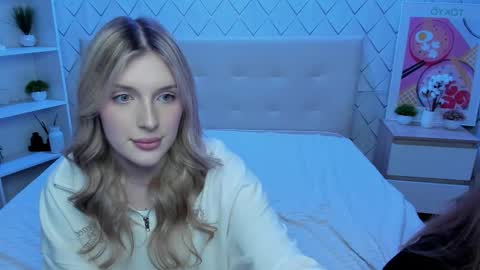 Snapshot of bjliki chatting on 09.08.25 Julia online show from 09.08.25