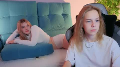 Snapshot of bjliki chatting on 09.13.25 Julia online show from 09.13.25