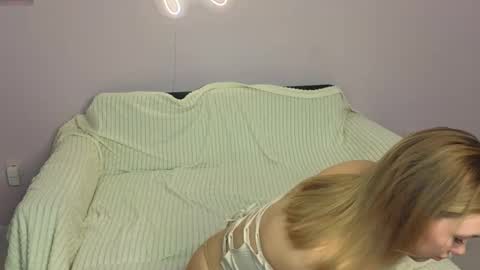 Snapshot of bjliki chatting on 09.23.25 Julia online show from 09.23.25