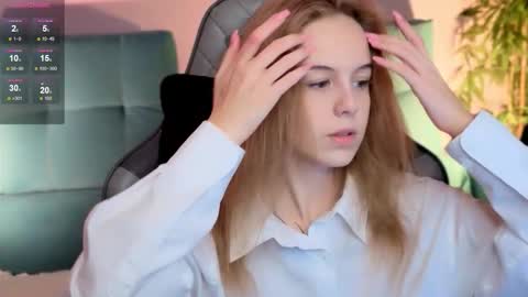 Snapshot of bjliki chatting on 09.28.25 Julia online show from 09.28.25