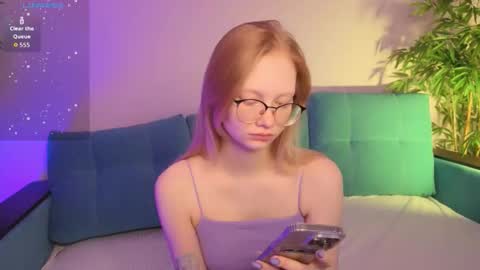 Snapshot of bjliki chatting on 11.08.25 Julia online show from 11.08.25