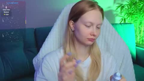 Snapshot of bjliki chatting on 11.21.25 Julia online show from 11.21.25