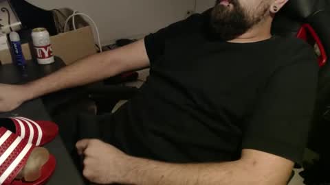 Snapshot of black_beard_slides chatting on 09.11.25 black_beard_slides online show from 09.11.25