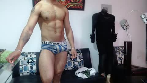Snapshot of black_hot26 chatting on 09.23.25 black_hot26 online show from 09.23.25