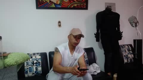 Snapshot of black_hot26 chatting on 09.29.25 black_hot26 online show from 09.29.25