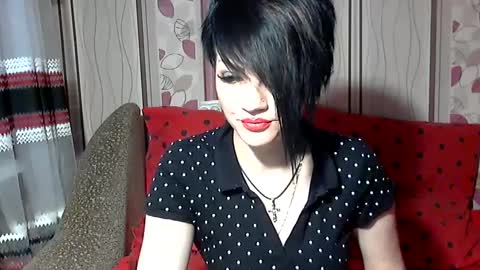 black_hot_01 online show from 02.15.25