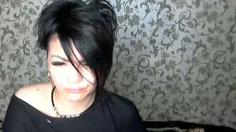 black_hot_01 online show from 10.21.25