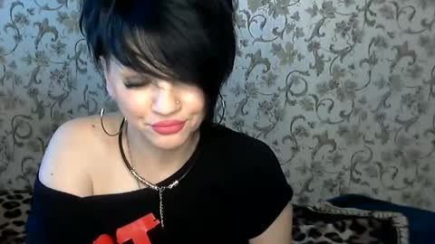 black_hot_01 online show from 11.25.25