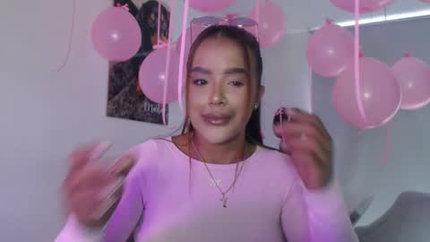 Snapshot of black_latina1 chatting on 01.12.26 luisa online show from 01.12.26