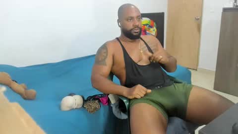 Snapshot of black_man_sexy chatting on 10.22.25 BIGCOCK online show from 10.22.25