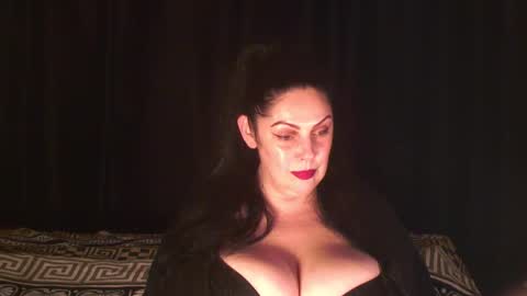 Sarah online show from 10.10.25