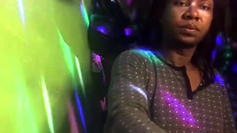 Snapshot of blackasiancockts chatting on 01.22.25 Crystal online show from 01.22.25