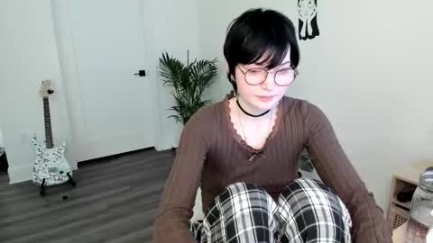 Ella online show from 10.19.25