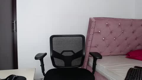 Twtter 1MikeBeckford            Onlyfns beckfordmike online show from 03.02.25