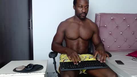 Twtter 1MikeBeckford            Onlyfns beckfordmike online show from 03.05.25