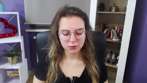 Z O E Y online show from 01.10.25