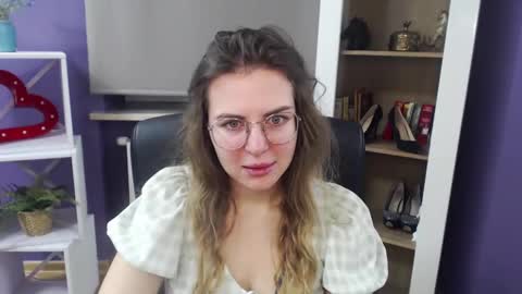 Z O E Y online show from 01.17.25