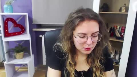 Z O E Y online show from 01.24.25