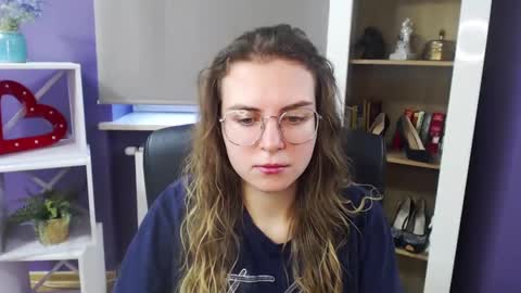 Z O E Y online show from 01.31.25