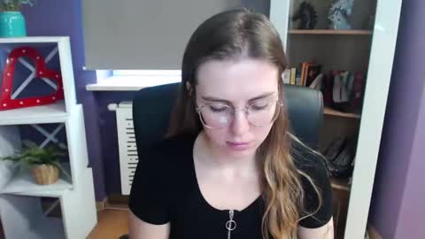 Z O E Y online show from 02.21.25