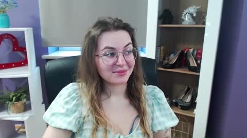 Z O E Y online show from 02.25.25