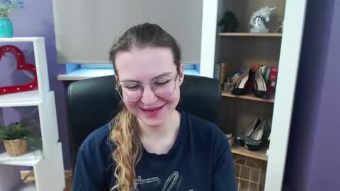 Z O E Y online show from 02.26.25