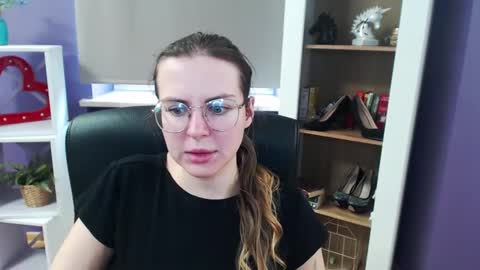 Z O E Y online show from 03.04.25