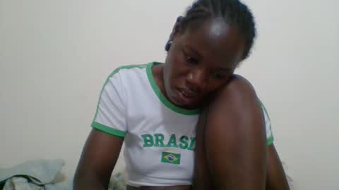 Snapshot of blacksexygal chatting on 09.22.25 SARAH online show from 09.22.25