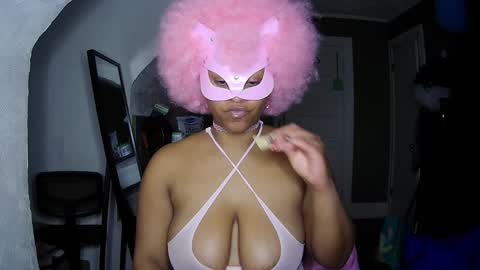 Queen Siren online show from 12.15.24