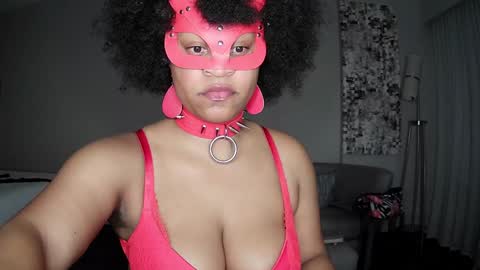 Queen Siren online show from 01.01.25