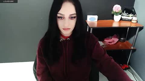 Snapshot of blacky_berry chatting on 12.08.24 Ivy online show from 12.08.24