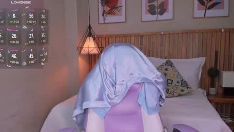 Snapshot of blaiir_moon chatting on 11.04.25 blaiir_moon online show from 11.04.25