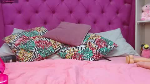 Snapshot of blaiir_moon chatting on 11.12.25 blaiir_moon online show from 11.12.25