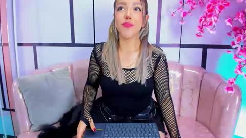 Snapshot of blairjones_ chatting on 09.17.25 blairjones_ online show from 09.17.25