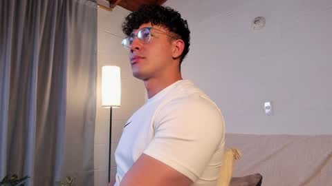 Snapshot of blake_levi chatting on 12.31.24 Blake Levi Independent Model online show from 12.31.24