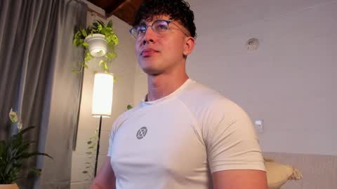 Snapshot of blake_levi chatting on 02.08.25 Blake Levi Independent Model online show from 02.08.25