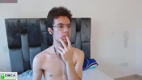 Snapshot of blakeshatter chatting on 11.26.25 blakeshatter online show from 11.26.25