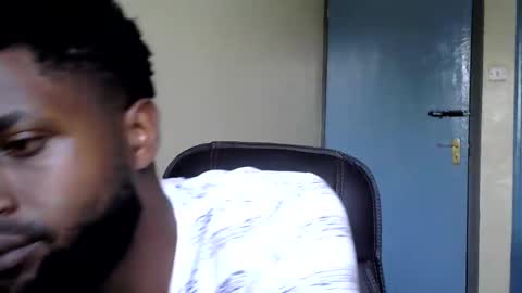 Snapshot of blakmoufaka chatting on 09.11.25 blakmoufaka online show from 09.11.25