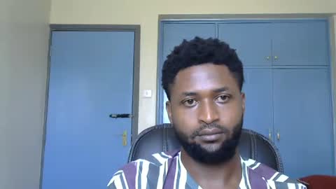 Snapshot of blakmoufaka chatting on 10.10.25 blakmoufaka online show from 10.10.25