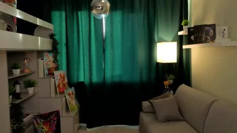 Mia online show from 05.31.26