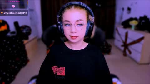 Nicole online show from 10.20.25