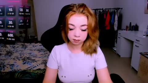 Snapshot of blinkofeyess chatting on 07.10.26 Nicole online show from 07.10.26