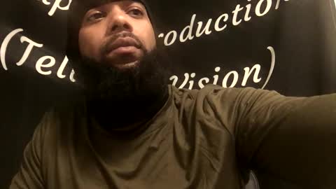 Snapshot of blksurfher chatting on 01.04.25 blksurfher online show from 01.04.25