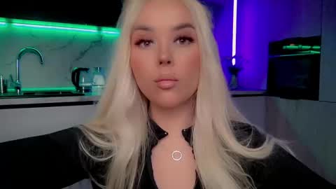 Lana online show from 02.23.25