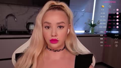 Lana online show from 09.18.25