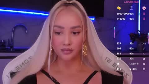 Snapshot of blond_diamond chatting on 06.19.26 Lana online show from 06.19.26
