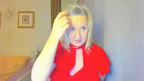 Snapshot of blonde_angel20 chatting on 01.31.25 Nicole online show from 01.31.25