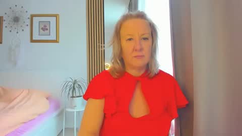 Snapshot of blonde_angel20 chatting on 02.06.25 Nicole online show from 02.06.25