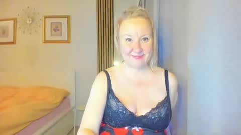 Snapshot of blonde_angel20 chatting on 02.06.25 Nicole online show from 02.06.25